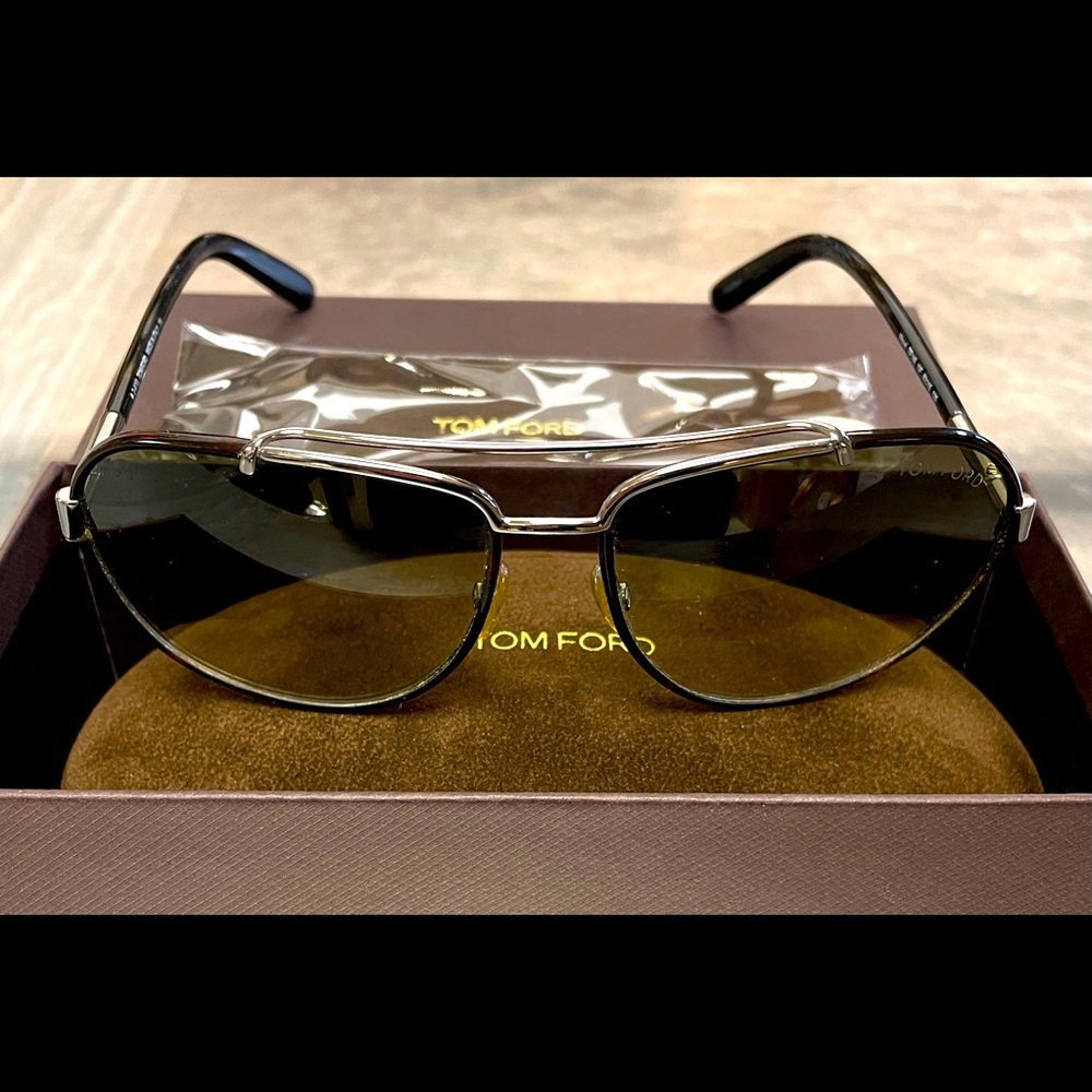 Tom Ford Miguel sunglasses mint w/ suede case/box
